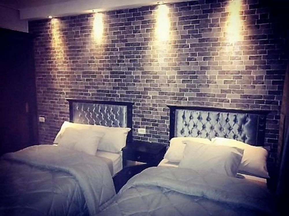 Room image 3